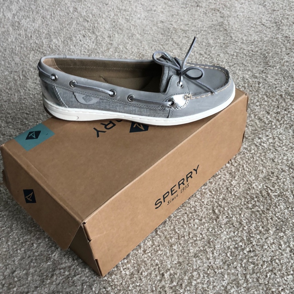 Sperry Topsider boat shoes